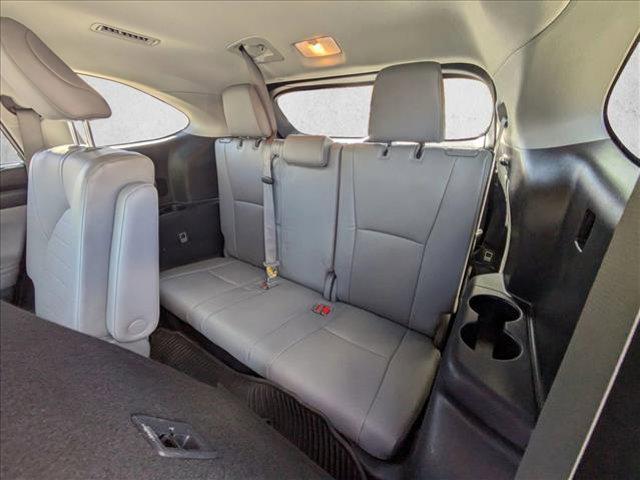 used 2021 Toyota Highlander car, priced at $25,999