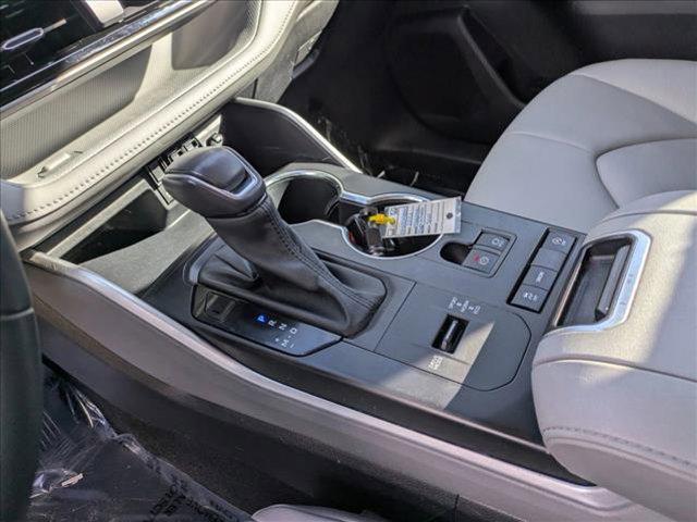 used 2021 Toyota Highlander car, priced at $25,999