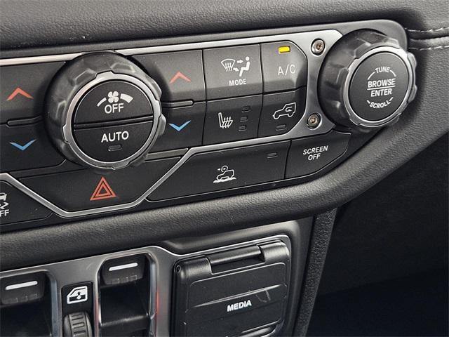 new 2025 Jeep Gladiator car, priced at $40,990