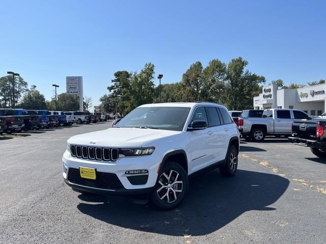 new 2023 Jeep Grand Cherokee car, priced at $45,499