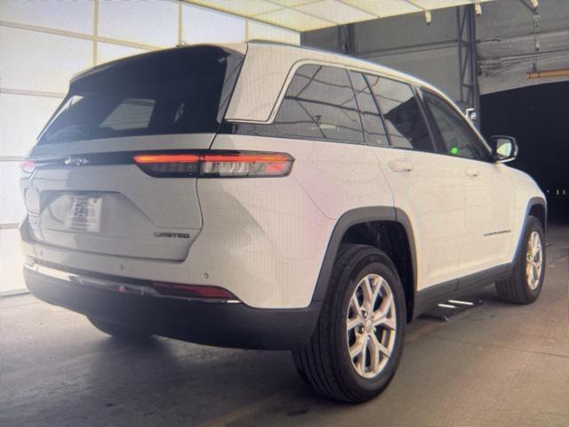used 2022 Jeep Grand Cherokee car, priced at $29,990