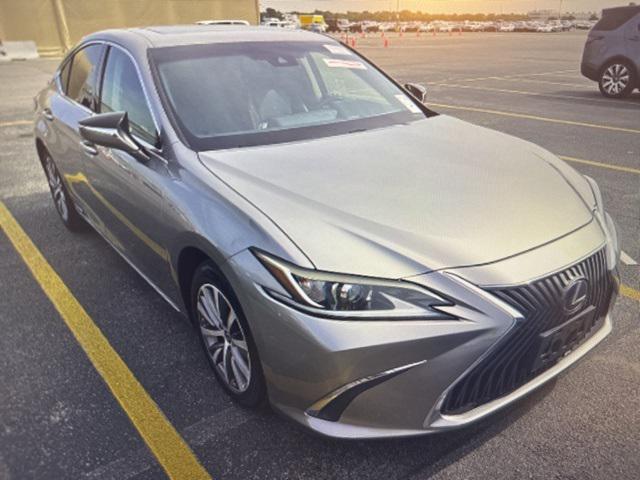 used 2019 Lexus ES 300h car, priced at $28,492