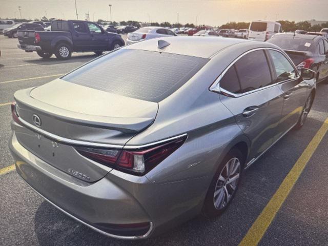 used 2019 Lexus ES 300h car, priced at $28,492