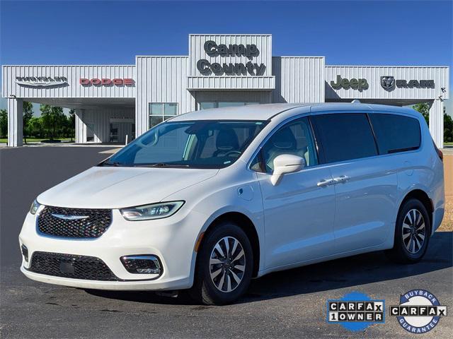 used 2022 Chrysler Pacifica Hybrid car, priced at $18,499