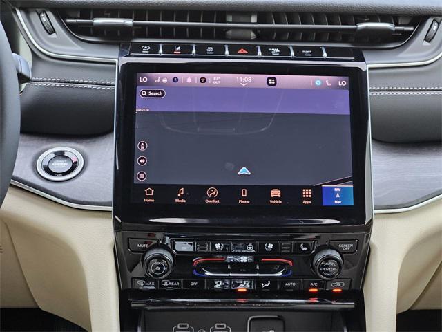 new 2025 Jeep Grand Cherokee car, priced at $43,990