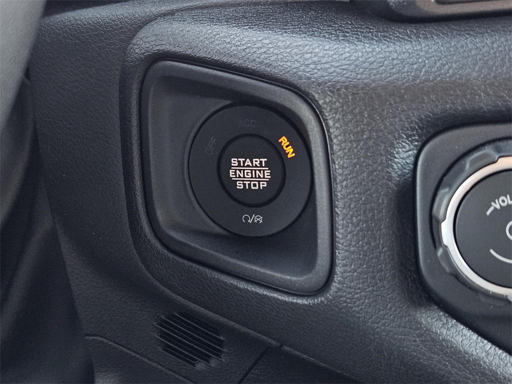 new 2025 Jeep Gladiator car, priced at $41,990