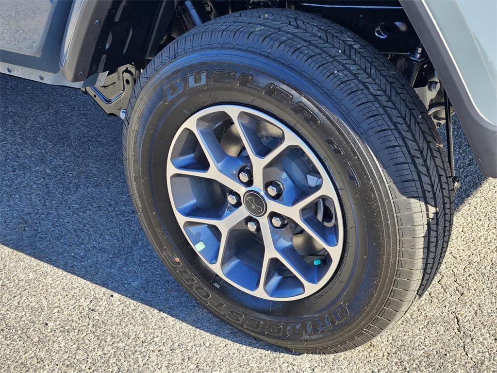 new 2025 Jeep Gladiator car, priced at $41,990
