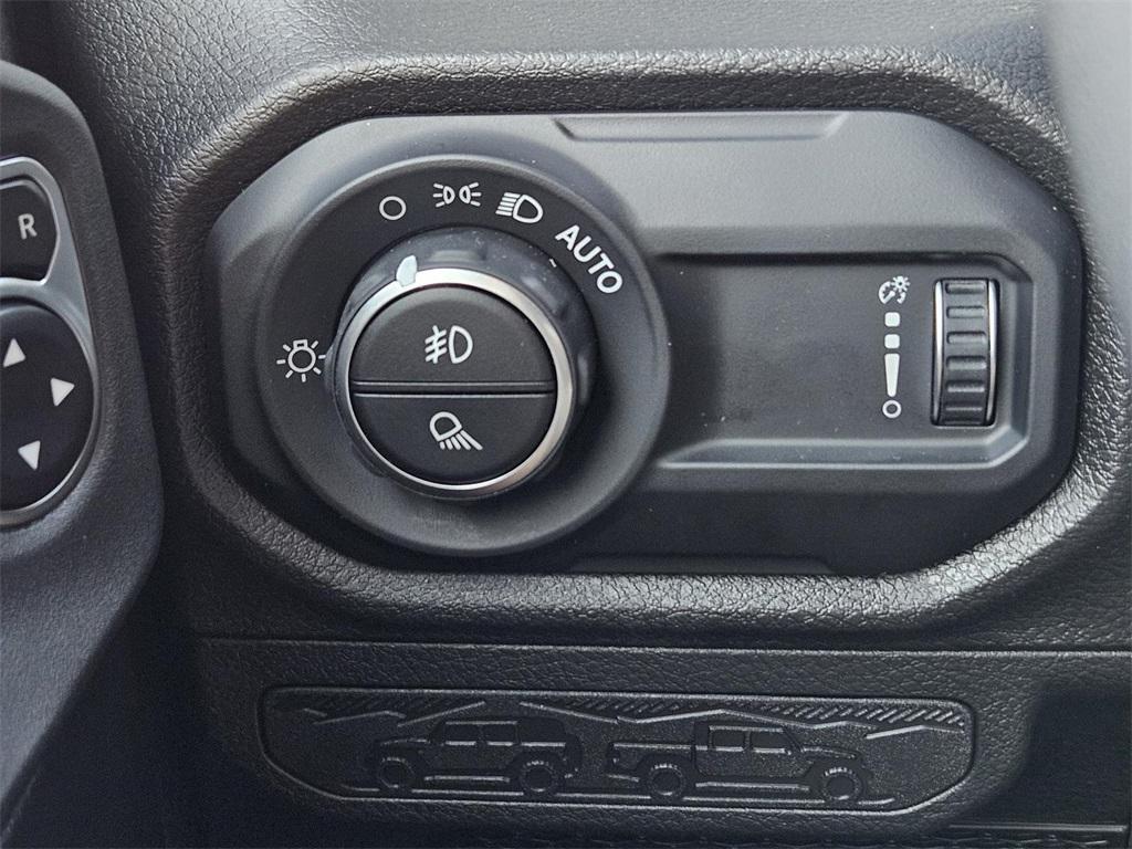 new 2025 Jeep Gladiator car, priced at $41,990
