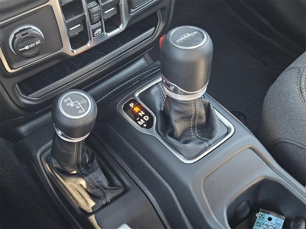 new 2025 Jeep Gladiator car, priced at $41,990