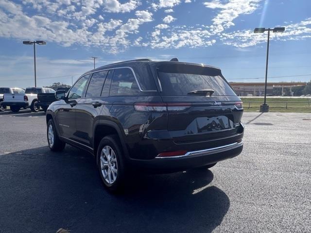 new 2023 Jeep Grand Cherokee car, priced at $37,999