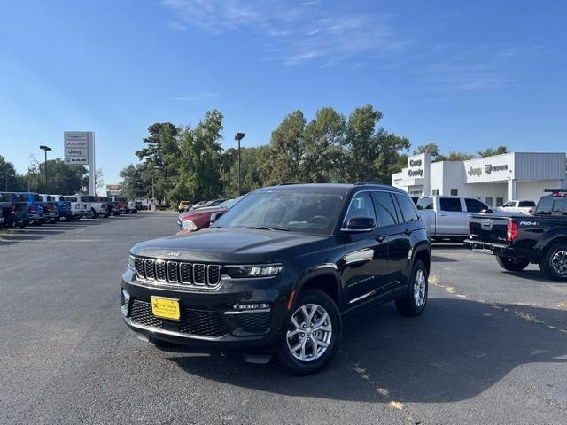 new 2023 Jeep Grand Cherokee car, priced at $37,999