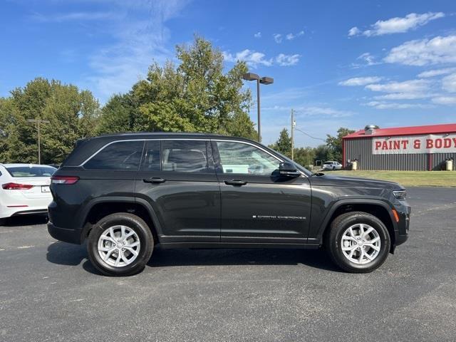 new 2023 Jeep Grand Cherokee car, priced at $37,999