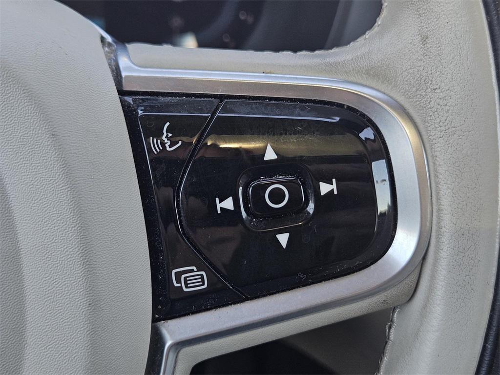 used 2023 Volvo XC60 car, priced at $34,791