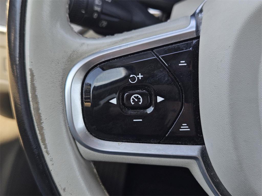 used 2023 Volvo XC60 car, priced at $34,791