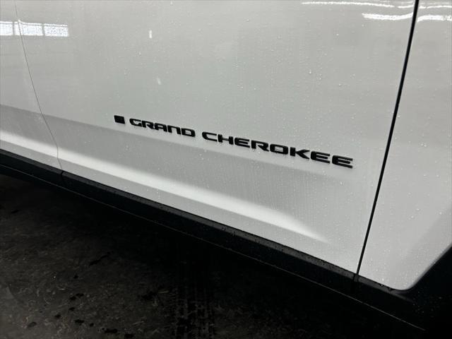 new 2024 Jeep Grand Cherokee L car, priced at $45,909
