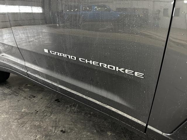 new 2024 Jeep Grand Cherokee car, priced at $45,138