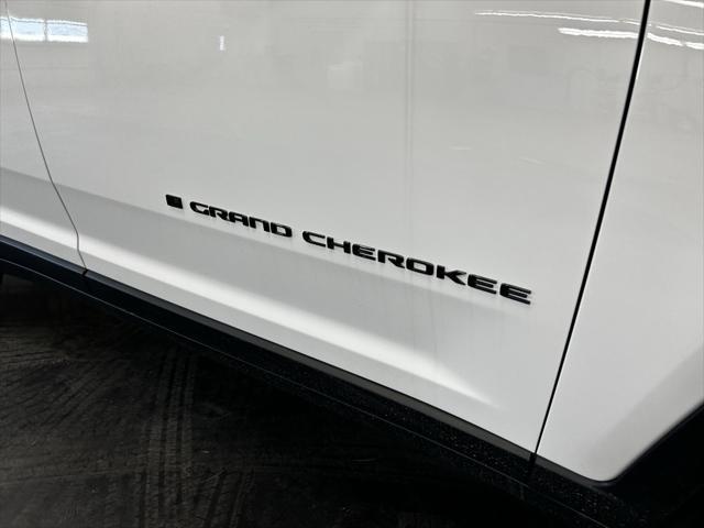 new 2024 Jeep Grand Cherokee car, priced at $44,043
