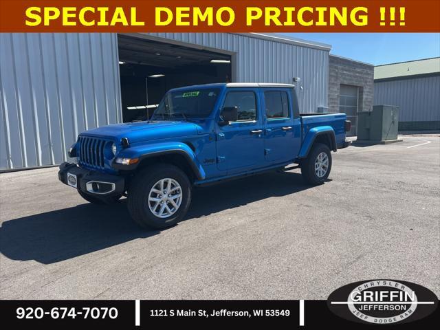 new 2023 Jeep Gladiator car, priced at $41,299