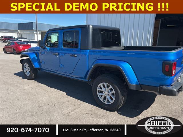 new 2023 Jeep Gladiator car, priced at $41,299