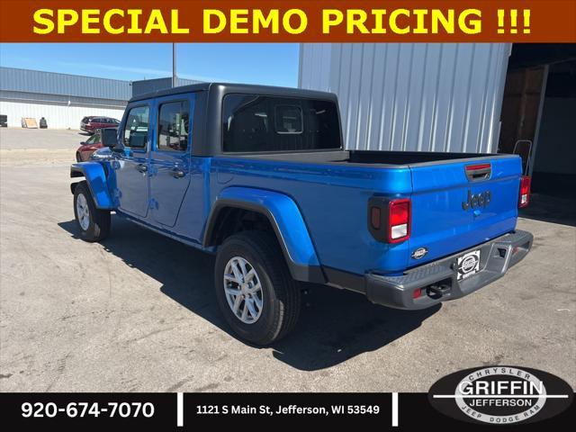 new 2023 Jeep Gladiator car, priced at $41,299