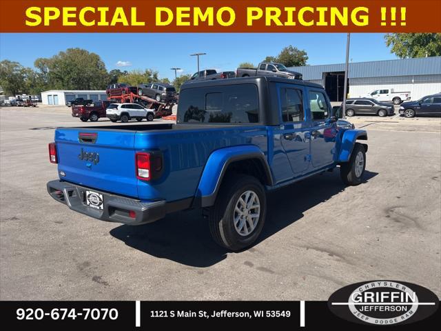 new 2023 Jeep Gladiator car, priced at $41,299