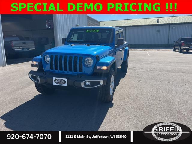 new 2023 Jeep Gladiator car, priced at $40,999