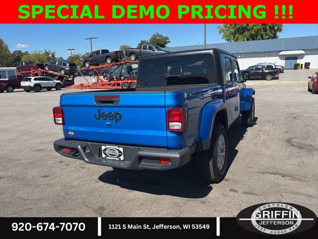 new 2023 Jeep Gladiator car, priced at $40,999