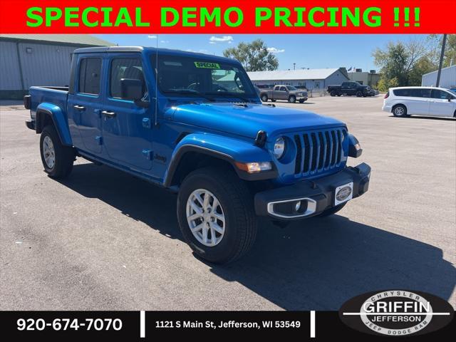 new 2023 Jeep Gladiator car, priced at $40,999