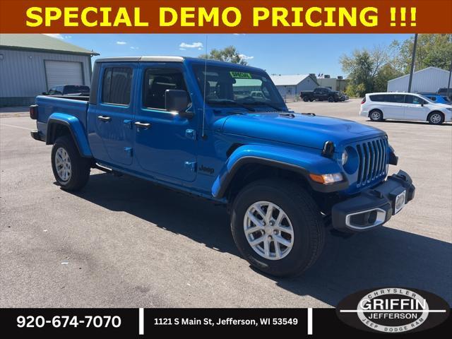 new 2023 Jeep Gladiator car, priced at $41,299