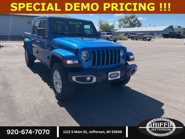 new 2023 Jeep Gladiator car, priced at $41,299