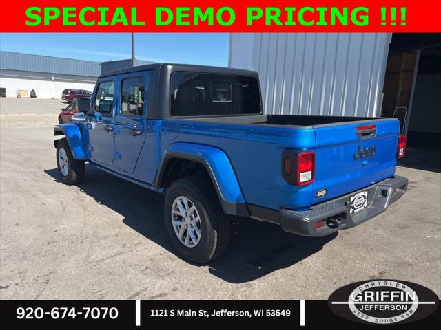 new 2023 Jeep Gladiator car, priced at $40,999