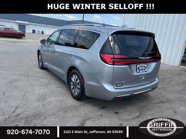 used 2021 Chrysler Pacifica car, priced at $26,995