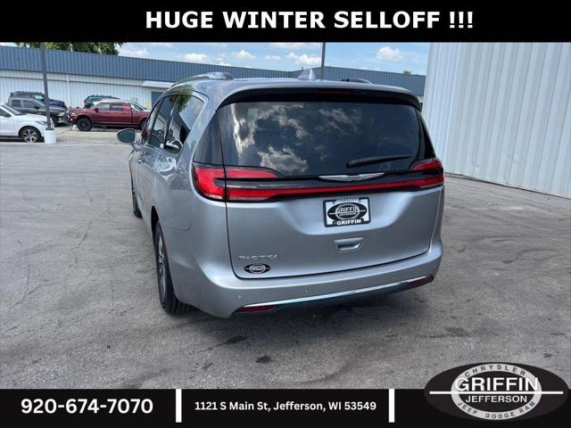 used 2021 Chrysler Pacifica car, priced at $26,995