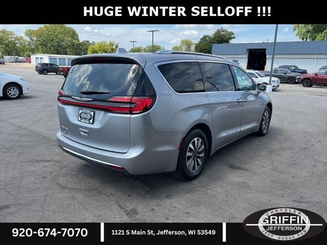 used 2021 Chrysler Pacifica car, priced at $26,995