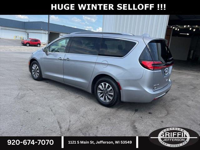 used 2021 Chrysler Pacifica car, priced at $26,995