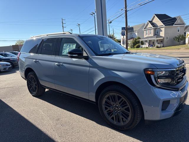 new 2025 Ford Expedition car, priced at $84,037