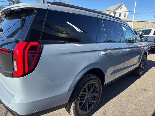 new 2025 Ford Expedition car, priced at $84,037