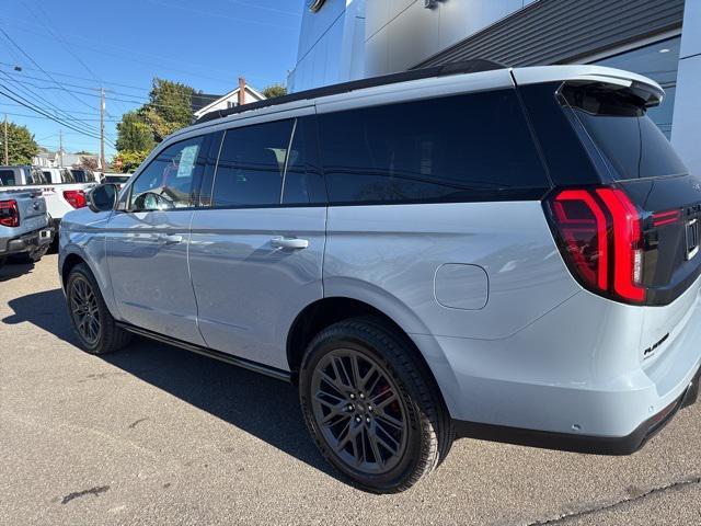 new 2025 Ford Expedition car, priced at $84,037