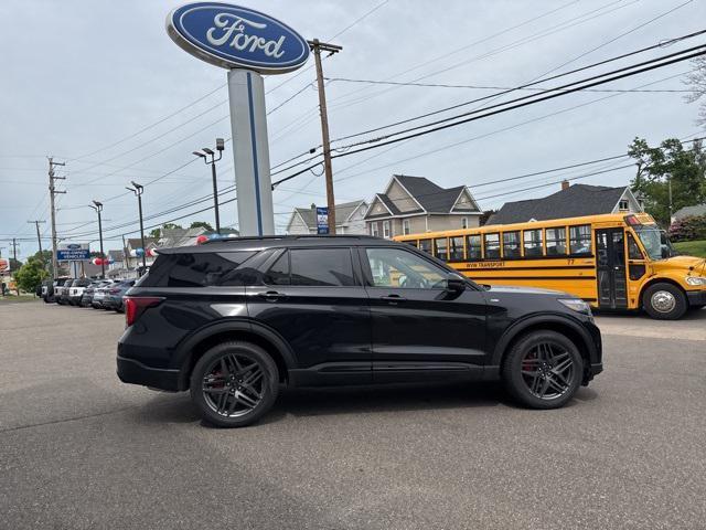 new 2025 Ford Explorer car, priced at $52,345