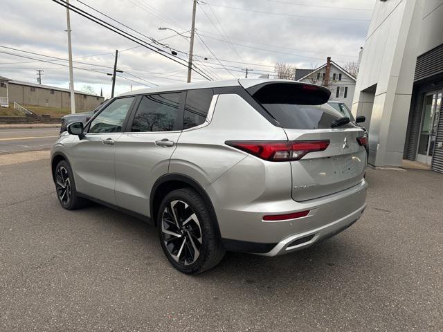 used 2023 Mitsubishi Outlander car, priced at $24,614