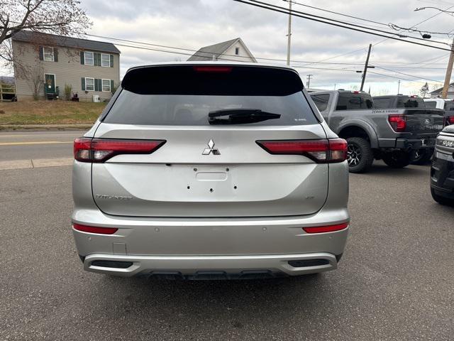 used 2023 Mitsubishi Outlander car, priced at $24,614