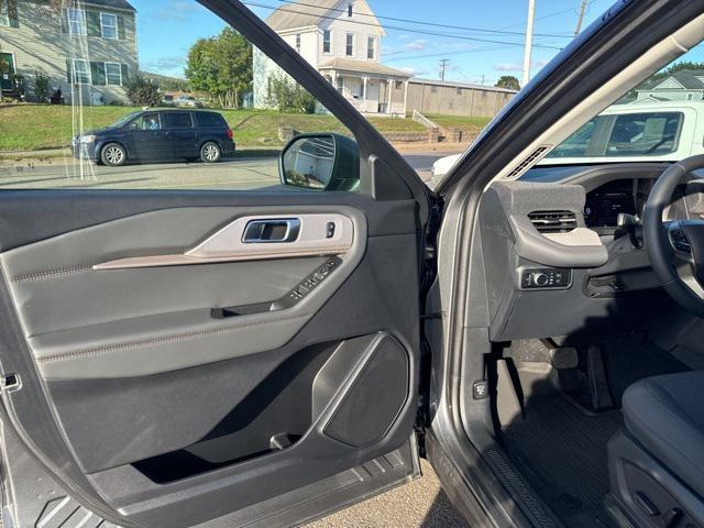 new 2025 Ford Explorer car, priced at $42,510