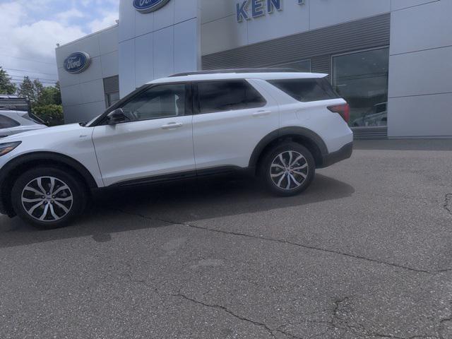 new 2025 Ford Explorer car, priced at $46,271