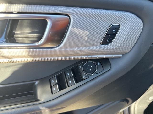 new 2025 Ford Explorer car, priced at $38,702