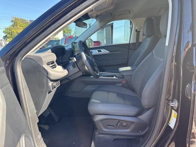 new 2025 Ford Explorer car, priced at $38,702