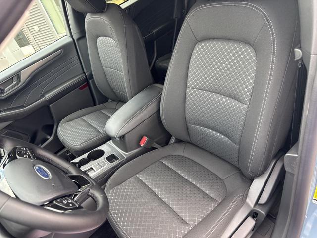 new 2025 Ford Escape car, priced at $32,690