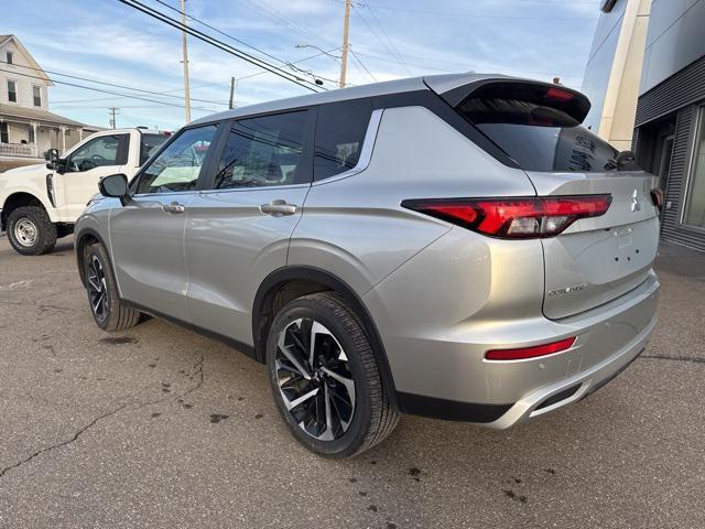 used 2023 Mitsubishi Outlander car, priced at $23,694