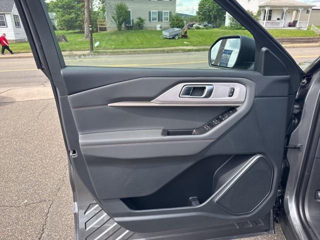 new 2025 Ford Explorer car, priced at $40,737