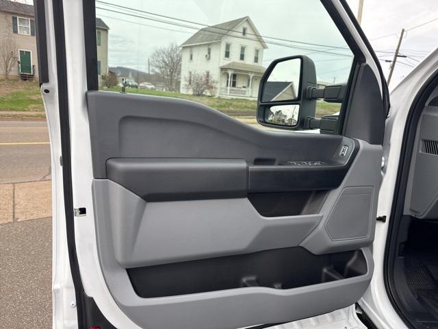 new 2025 Ford F-250 car, priced at $55,220