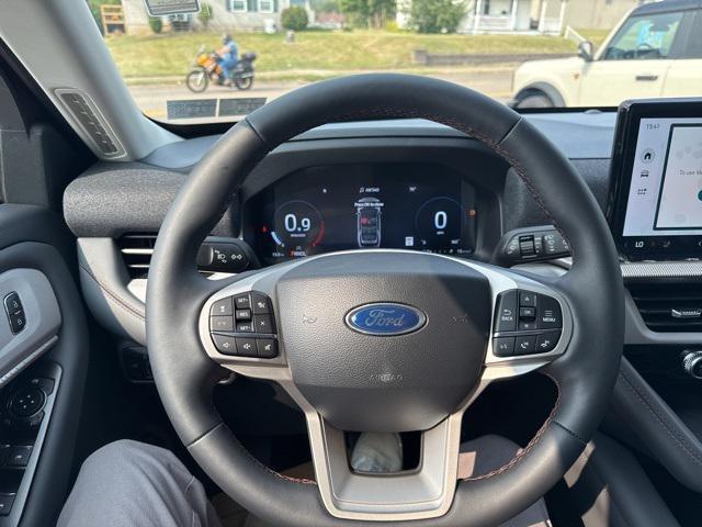 new 2025 Ford Explorer car, priced at $47,371